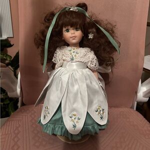 Robin woods “ Daisy “ 14” tall doll